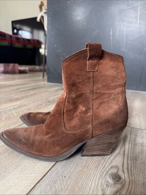 Emanuele Crasto brown suede western ankle boots